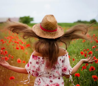 A happy lady with no mental clutter
